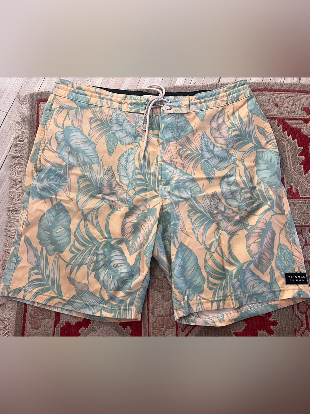 Rip Curl Men's Tropical Print Swim Trunks - Light Yellow & Teal